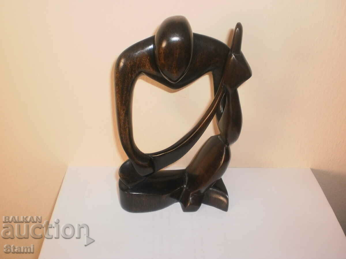 Παράδοση Μουσικός με έβενο στυλιζαρισμένη καλιμπά Παράδοση Μουσικός με έβενο στυλιζαρισμένη καλιμπά