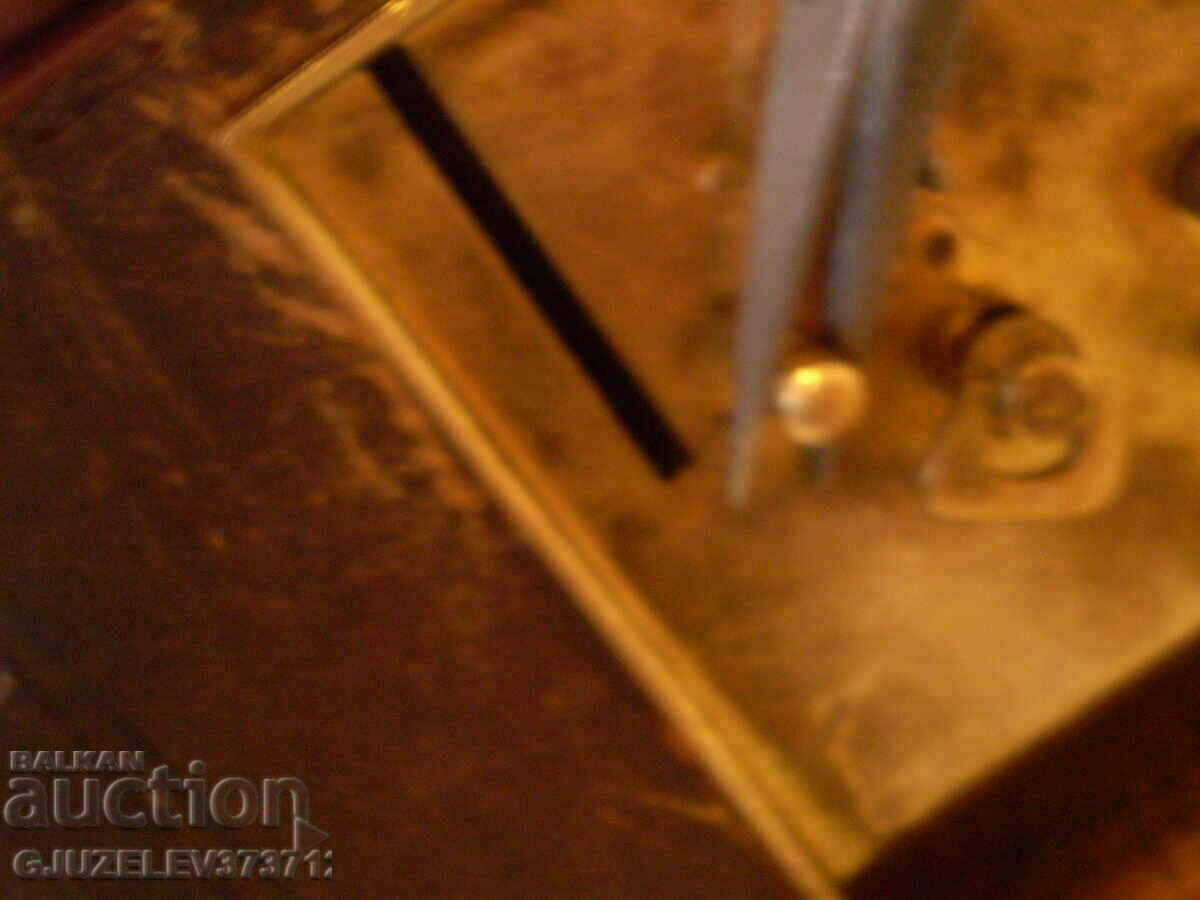 Επιτραπέζιο ρολόι Ξυπνητήρι HANSA Χρηματοκιβώτιο Λειτουργεί - 6 Επιτραπέζιο ρολόι Ξυπνητήρι HANSA Χρηματοκιβώτιο Λειτουργεί - 6