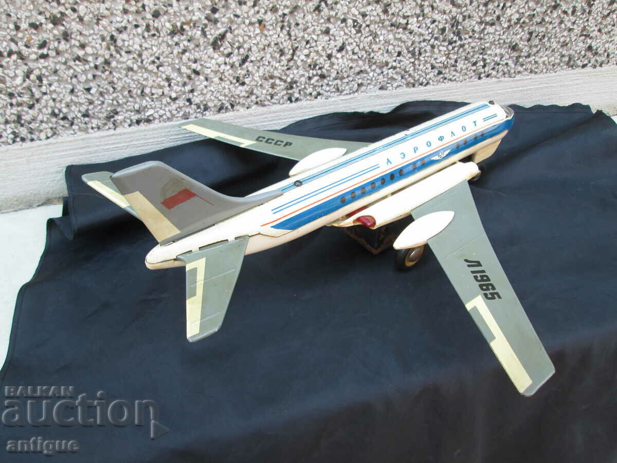 Delivery of METAL MODEL OF AIRPLANE-AEROFLOT USSR Delivery of METAL MODEL OF AIRPLANE-AEROFLOT USSR