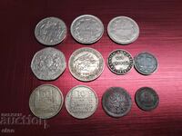 11 различни монети, монета
