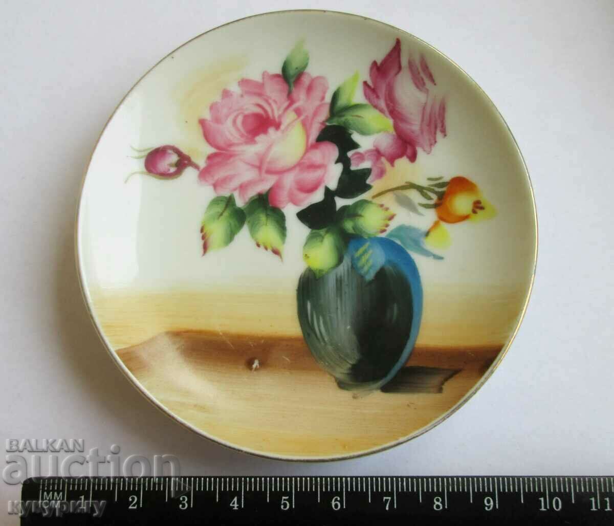 Παλιό ιαπωνικό ζωγραφισμένο μικρό πιάτο τοίχου από πορσελάνη με τιμή 30.00 BGN | € 15.34 Παλιό ιαπωνικό ζωγραφισμένο μικρό πιάτο τοίχου από πορσελάνη με τιμή 30.00 BGN | € 15.34