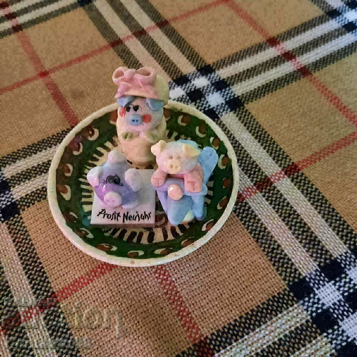 Porcelain figures - Christmas pigs.