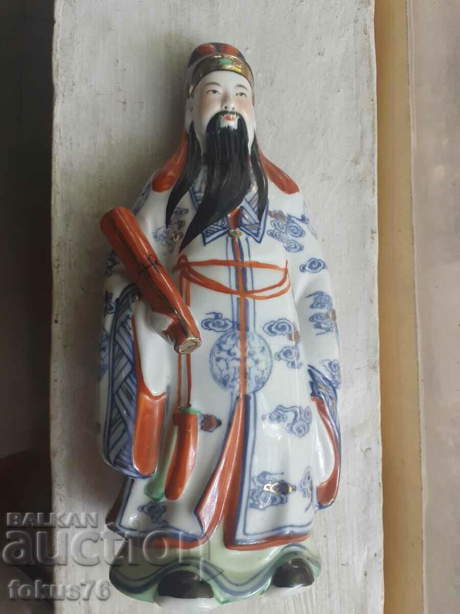 Figurine Chinese porcelain markings with price 95.00 BGN | € 48.57 Figurine Chinese porcelain markings with price 95.00 BGN | € 48.57