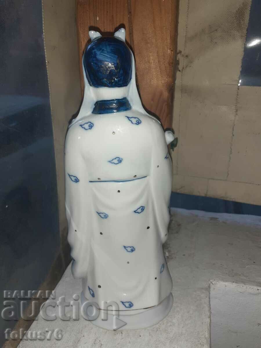 Statueta din porțelan chinezesc marcaje Leonardo cu preț 95.00 BGN | € 48.57