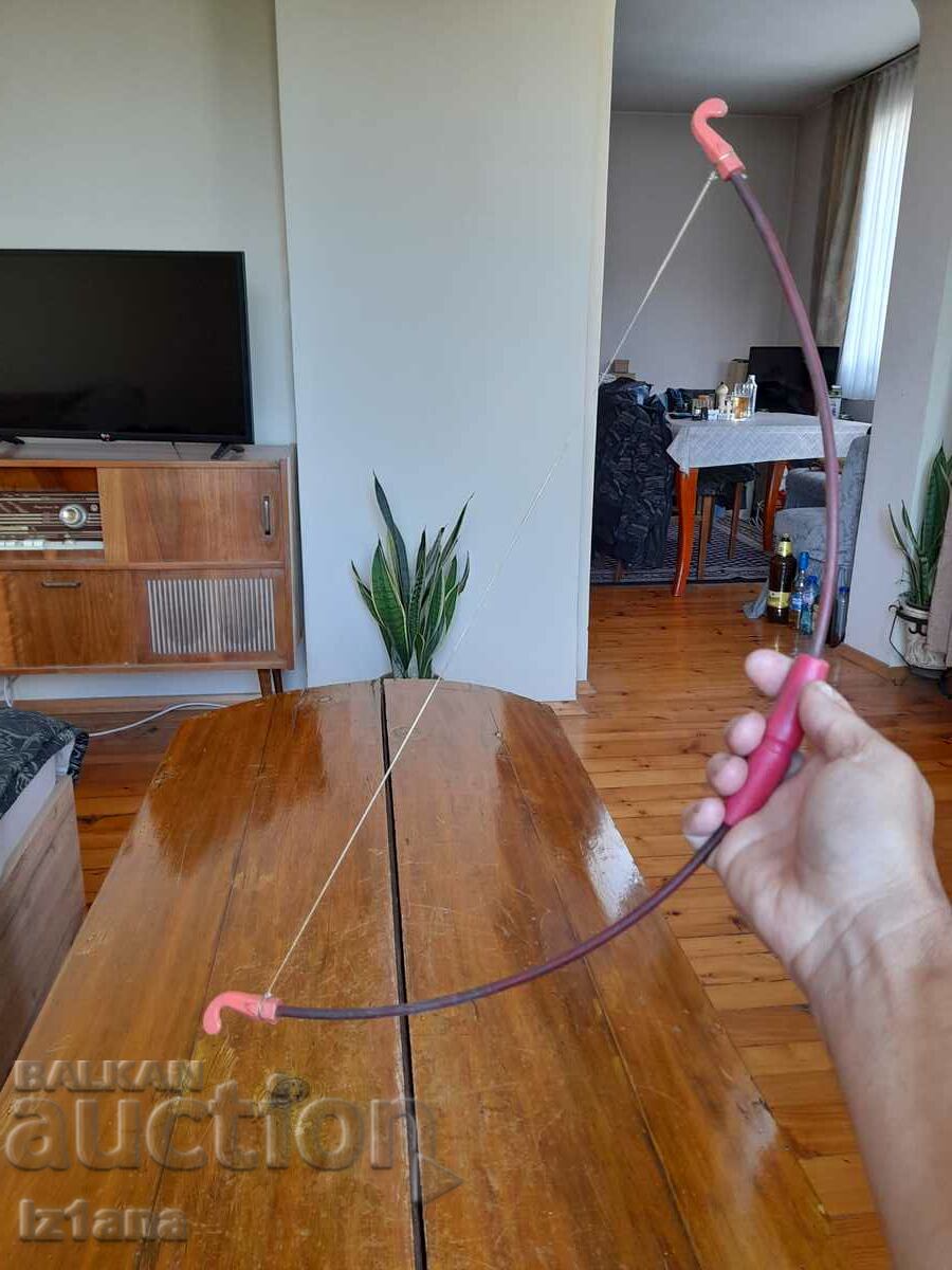 An old children's toy Bow with price 25.00 BGN | € 12.78 An old children's toy Bow with price 25.00 BGN | € 12.78