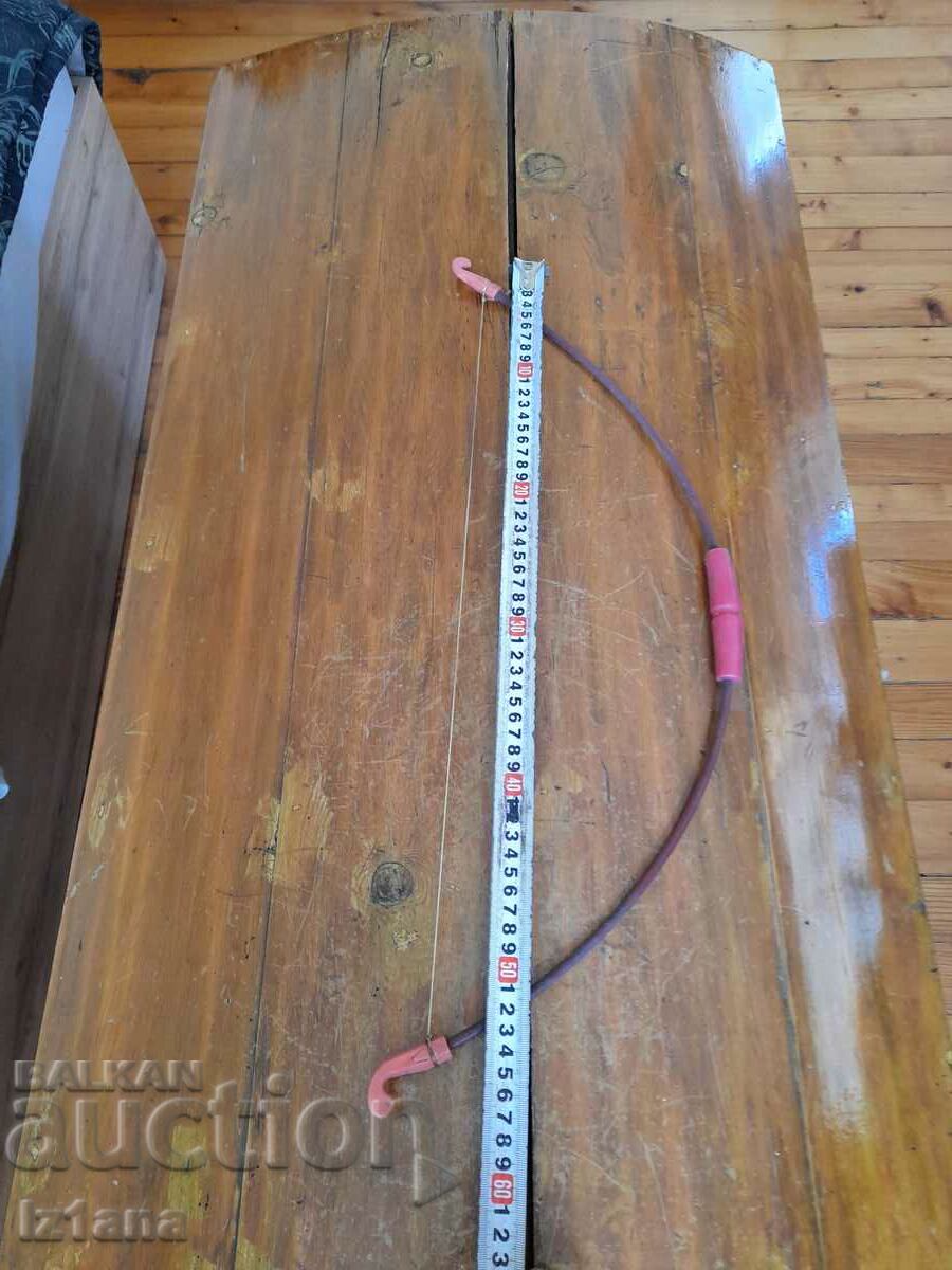 Delivery of An old children's toy Bow Delivery of An old children's toy Bow