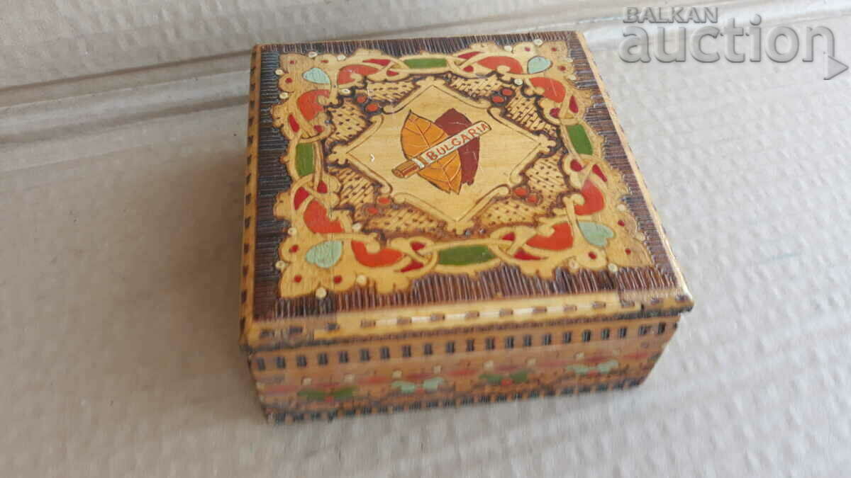 Auction  Perographed snuffbox from Soca Bulgartabac