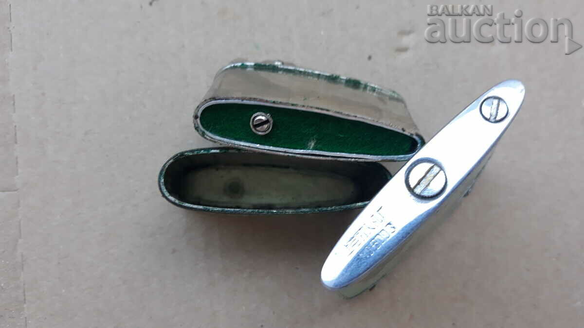 Auction retro vintage lighter lighters two pieces Auction retro vintage lighter lighters two pieces