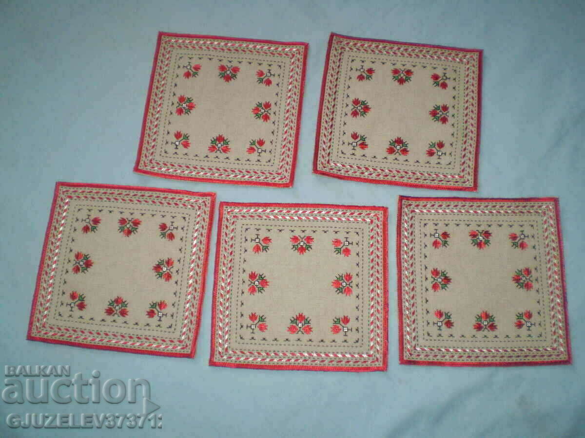 Delivery of 5 pieces of small hand-embroidered check with silk