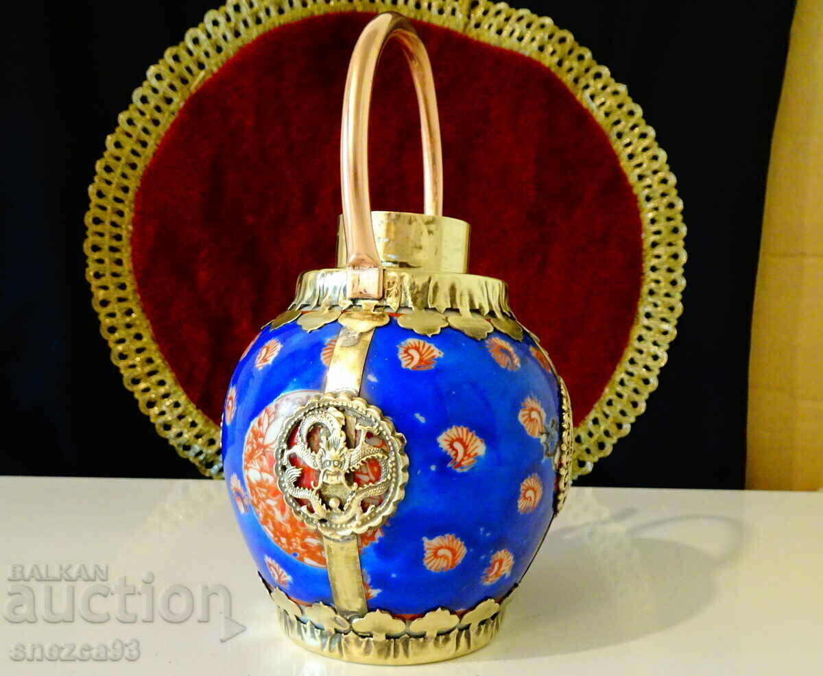 Delivery of Tibetan teapot porcelain, copper and brass.