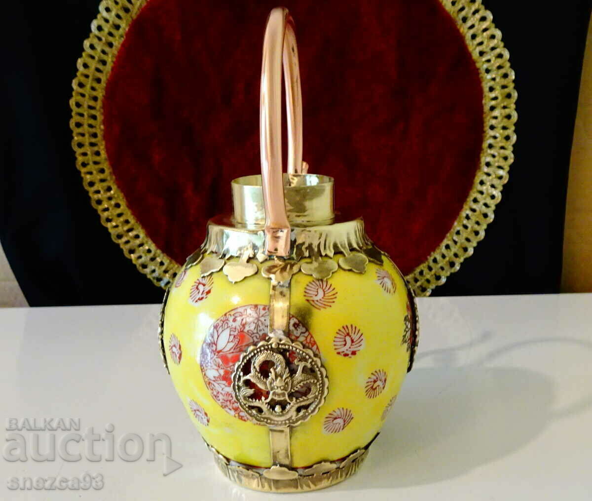 Delivery of Tibetan porcelain teapot, kettle, fittings copper and brass Delivery of Tibetan porcelain teapot, kettle, fittings copper and brass