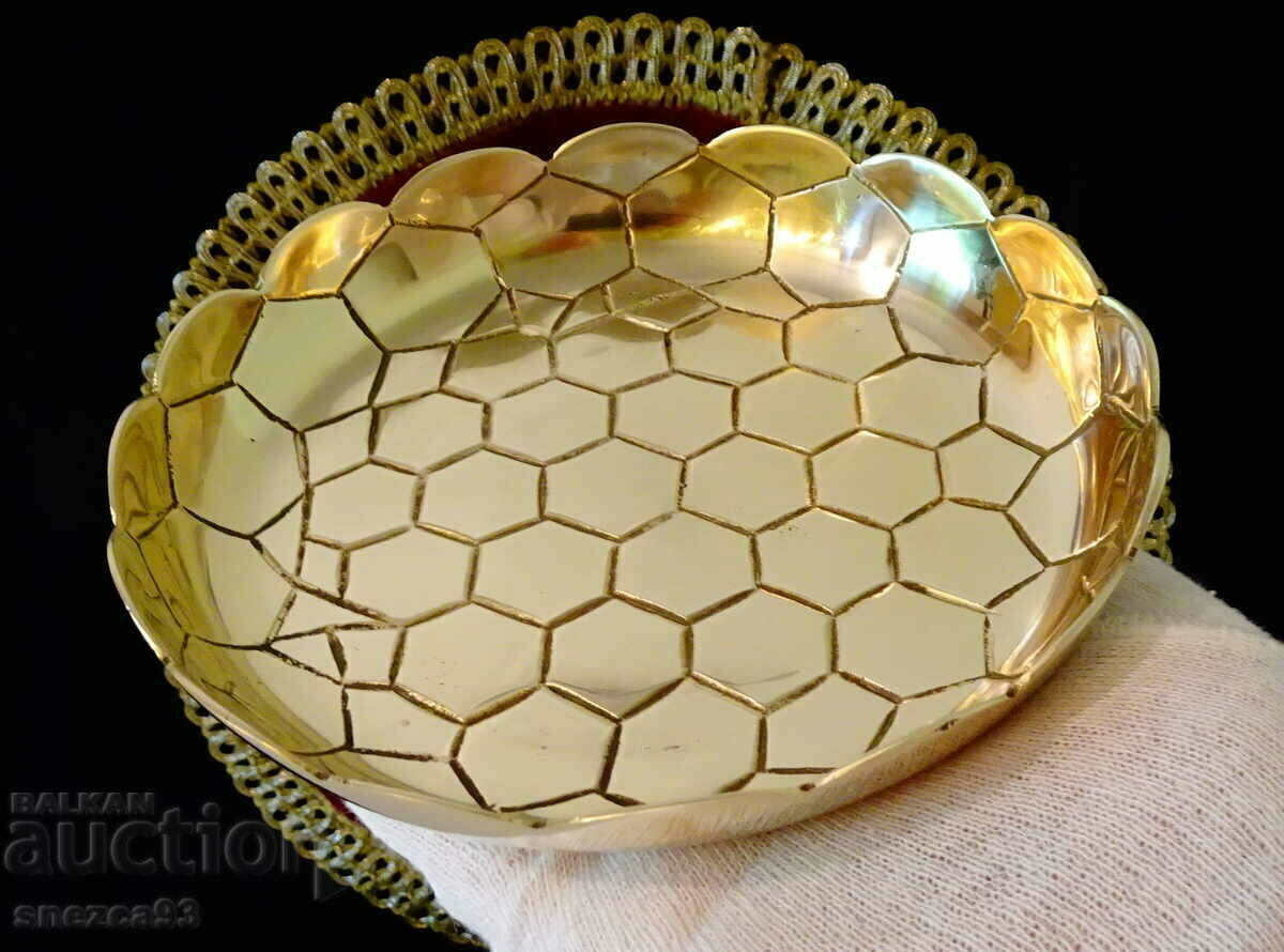 Bronze candy bowl, bowl, football. Bronze candy bowl, bowl, football.