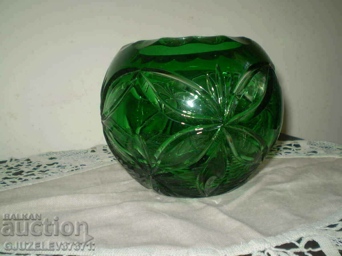 Зелена кръгла тежка кристална ваза рязан кристал с цена 290.00 лв. | € 148.27 Зелена кръгла тежка кристална ваза рязан кристал с цена 290.00 лв. | € 148.27