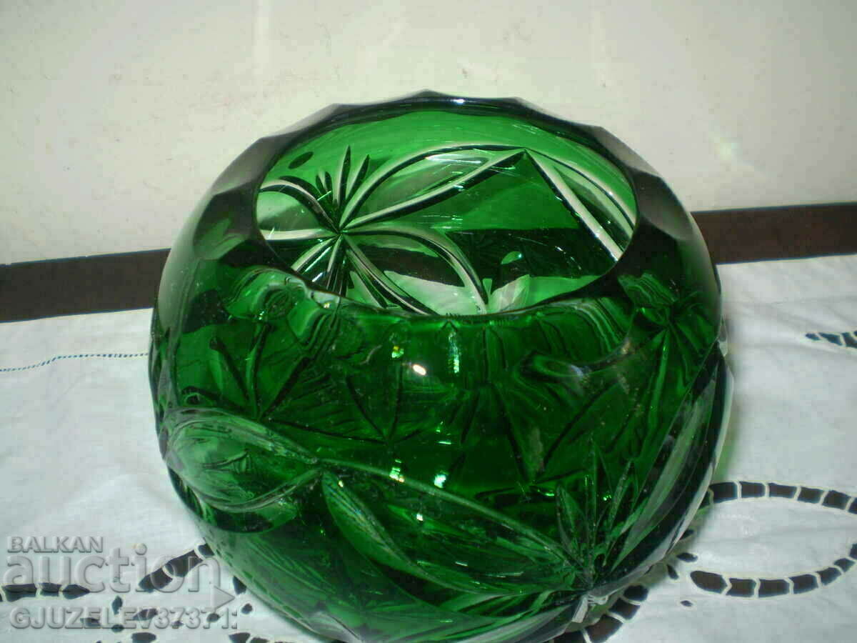 Зелена кръгла тежка   кристална ваза рязан кристал