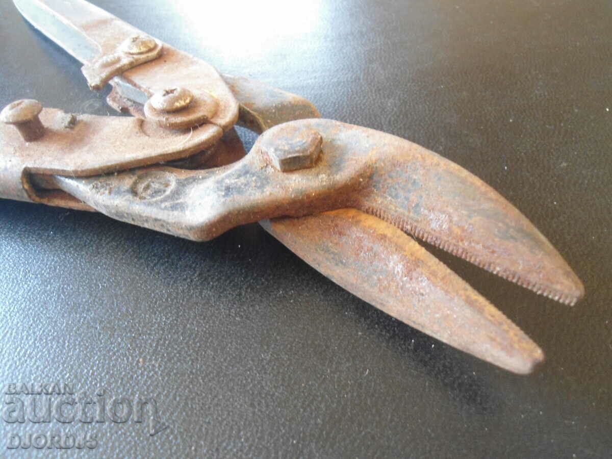 Auction Old scissors Auction Old scissors
