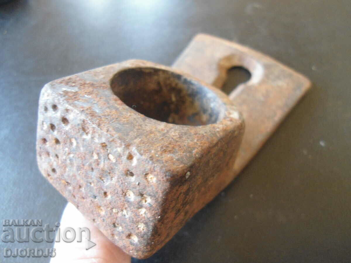 Стара тесла с цена 4.00 лв. | € 2.05