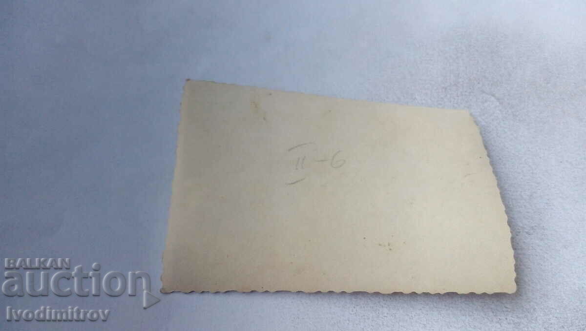 Photo Men and women on a trip to the mountains with price 1.35 BGN | € 0.69 Photo Men and women on a trip to the mountains with price 1.35 BGN | € 0.69