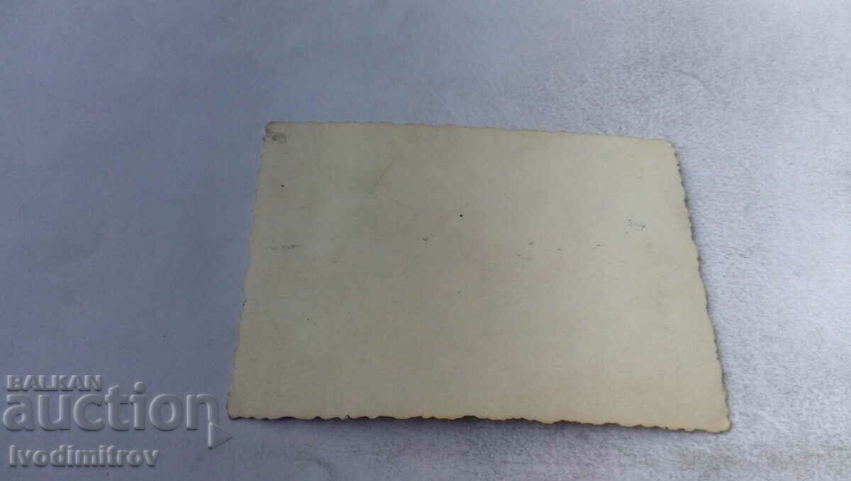 Photo Men and women over the city with price 1.35 BGN | € 0.69 Photo Men and women over the city with price 1.35 BGN | € 0.69