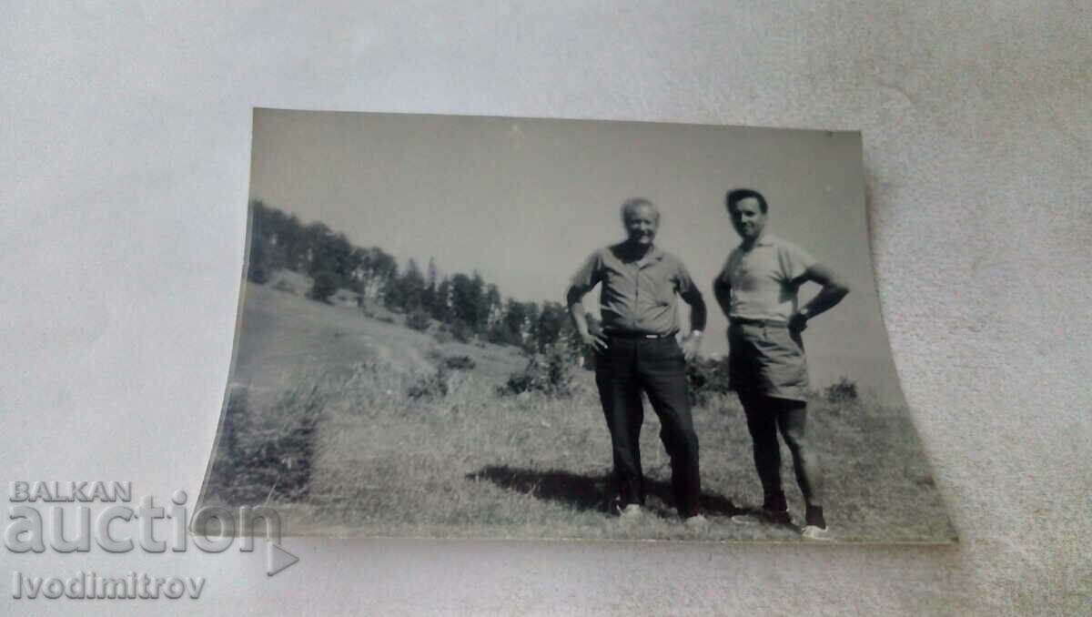 Φωτογραφία Δύο άνδρες στα βουνά