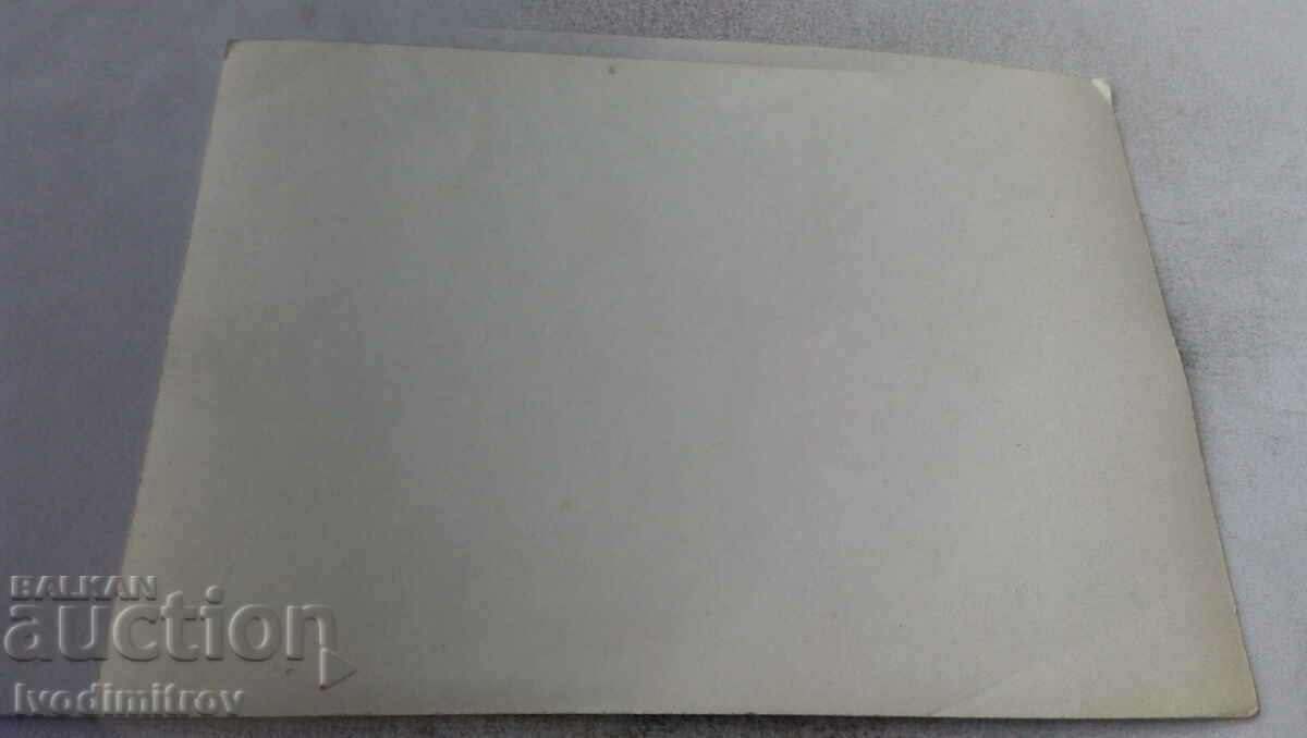 Photo Woman and little girl with price 0.75 BGN | € 0.38