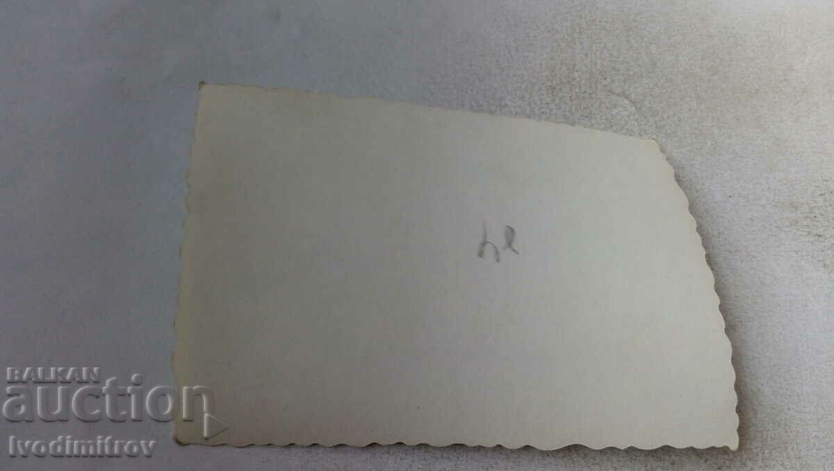 Снимка Офицер войник и двама мъже на пътя с цена 1.35 лв. | € 0.69 Снимка Офицер войник и двама мъже на пътя с цена 1.35 лв. | € 0.69