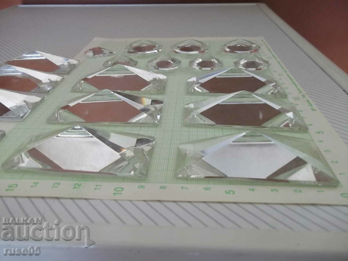 Лот от 18 бр. фасетирани стъкла - 6 Лот от 18 бр. фасетирани стъкла - 6