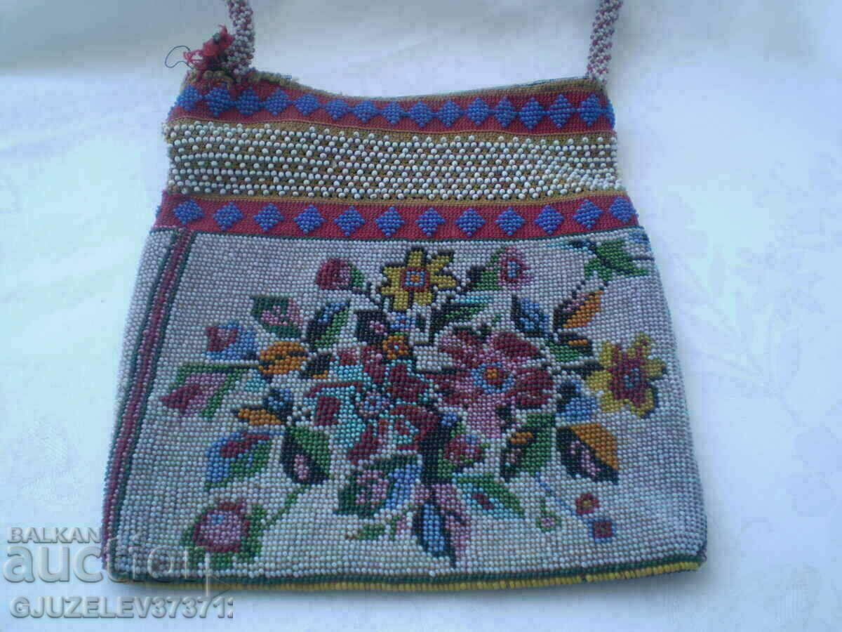 Auction Antique hand embroidered glass bead handbag Auction Antique hand embroidered glass bead handbag