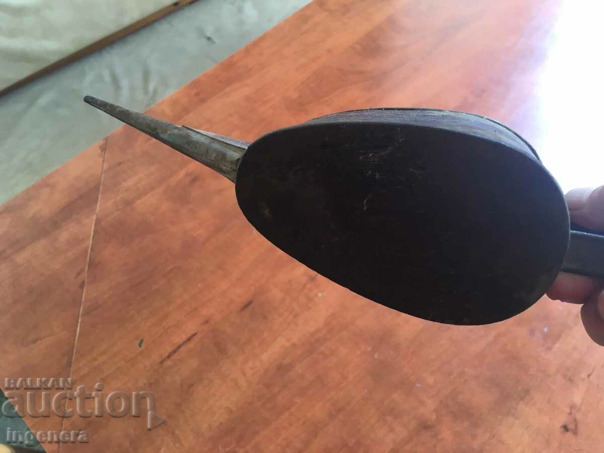 Auction OIL PAN ANTIQUE APPLIANCE Auction OIL PAN ANTIQUE APPLIANCE