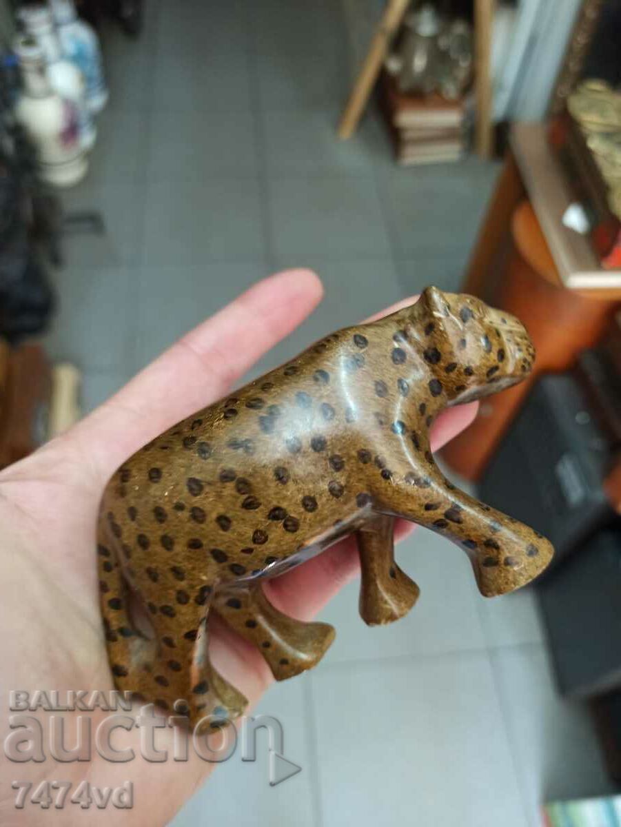 Delivery of MARBLE PLASTIC OF AN ANIMAL Delivery of MARBLE PLASTIC OF AN ANIMAL