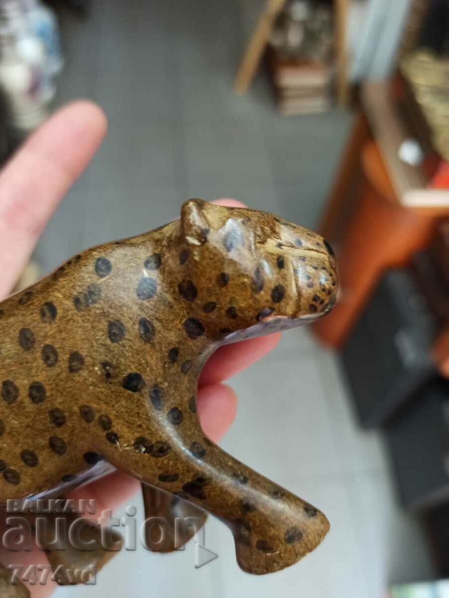 MARBLE PLASTIC OF AN ANIMAL - 5 MARBLE PLASTIC OF AN ANIMAL - 5