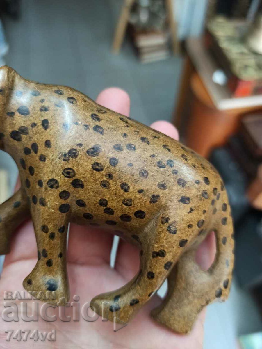 MARBLE PLASTIC OF AN ANIMAL - 6 MARBLE PLASTIC OF AN ANIMAL - 6