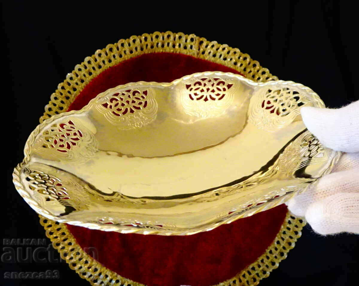 Bronze fruit bowl Quist, openwork, on legs - 5 Bronze fruit bowl Quist, openwork, on legs - 5