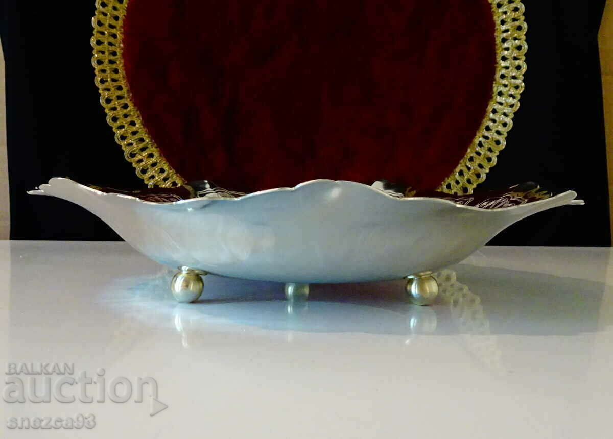 Auction Silver-plated fruit bowl 22 cm, ornaments. Auction Silver-plated fruit bowl 22 cm, ornaments.