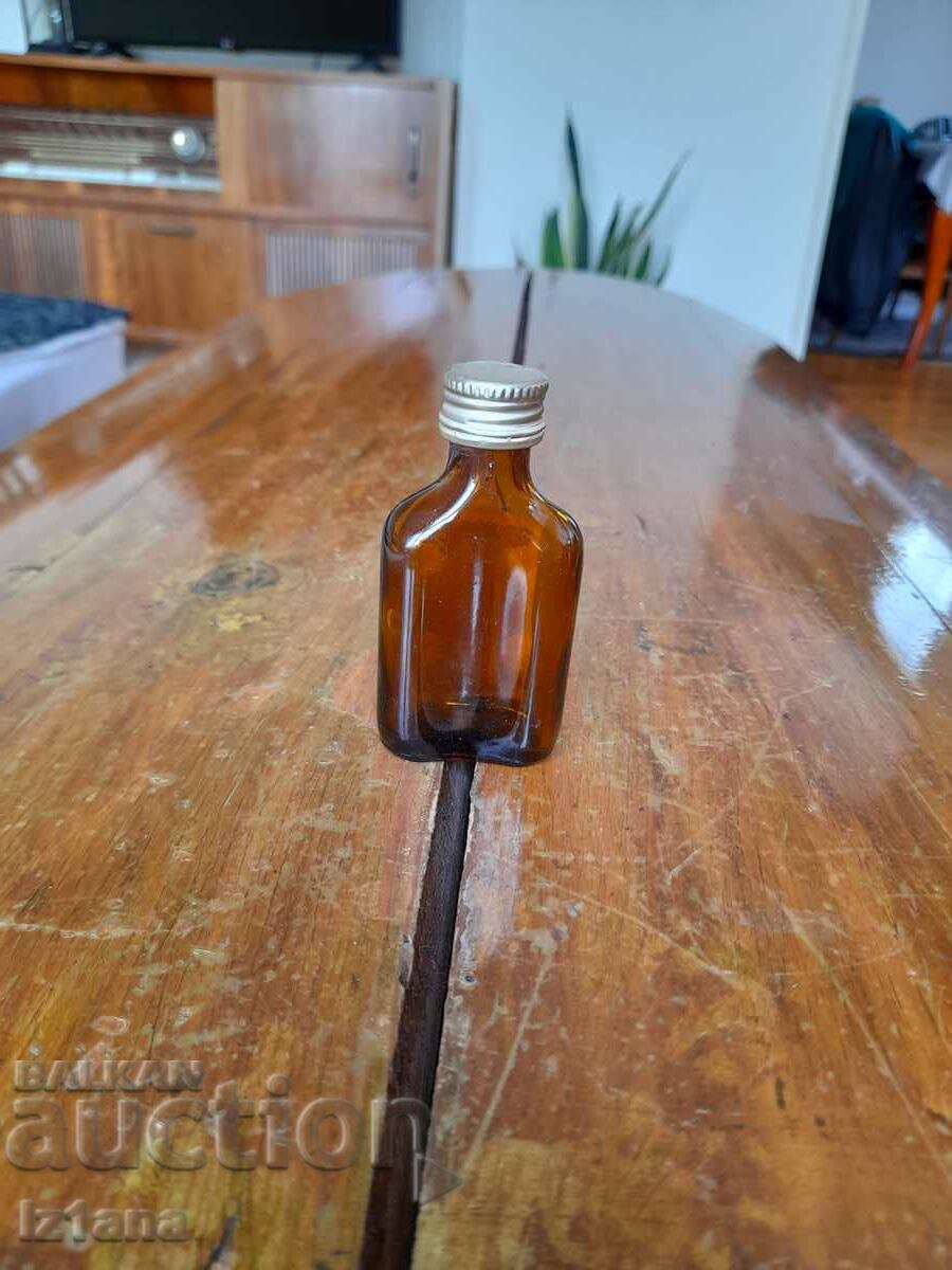 Licitație Sticla veche de lichior Stroh Kirsch Licitație Sticla veche de lichior Stroh Kirsch