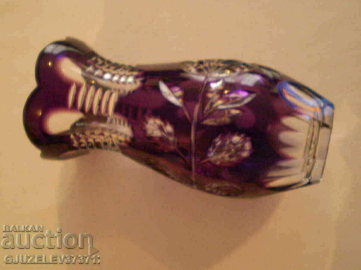 Auction  Crystal vase purple cut crystal