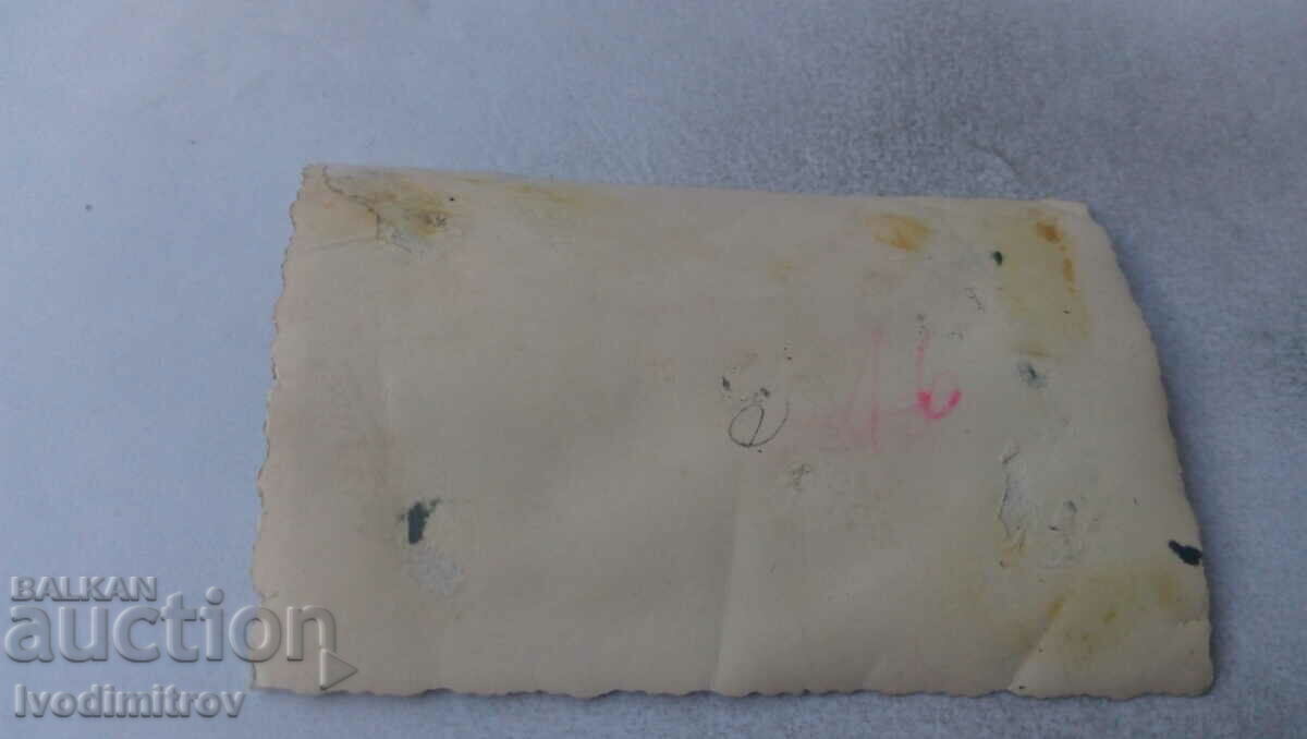 Φωτογραφία αξιωματικός άνδρας γυναίκα και αγοράκι με τιμή 2.65 BGN | € 1.35 Φωτογραφία αξιωματικός άνδρας γυναίκα και αγοράκι με τιμή 2.65 BGN | € 1.35