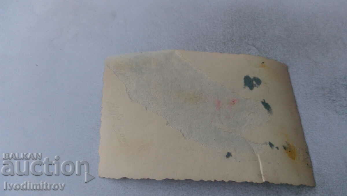 Photo Stara Zagora Man, woman and boy on a park bench with price 2.65 BGN | € 1.35 Photo Stara Zagora Man, woman and boy on a park bench with price 2.65 BGN | € 1.35