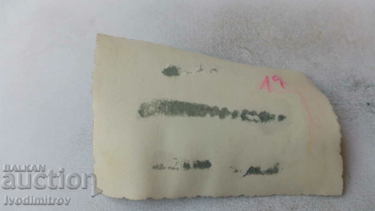 Foto Băiețel în cameră cu preț 1.35 BGN | € 0.69 Foto Băiețel în cameră cu preț 1.35 BGN | € 0.69