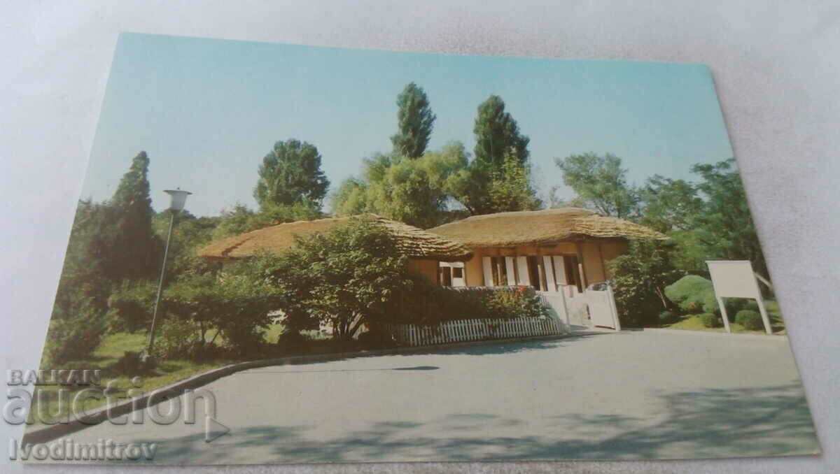P K Casa de la Mangyondae unde sa născut Kim II Sung