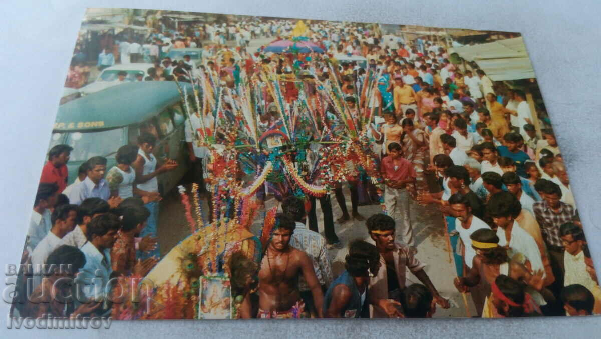 P K A Procesiunea lui Kavadi în Festivalul Thaipusam