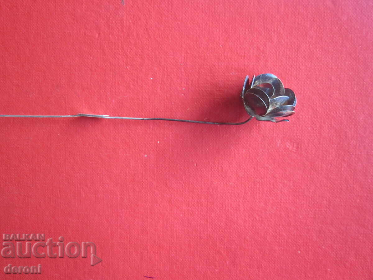 Livrarea Un mare trandafir argintiu Livrarea Un mare trandafir argintiu