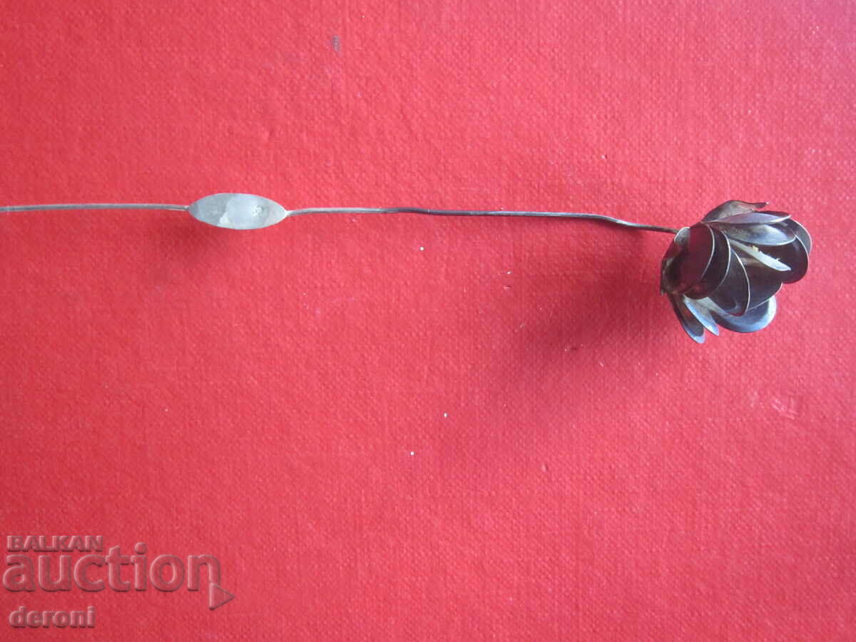 Un mare trandafir argintiu - 6 Un mare trandafir argintiu - 6