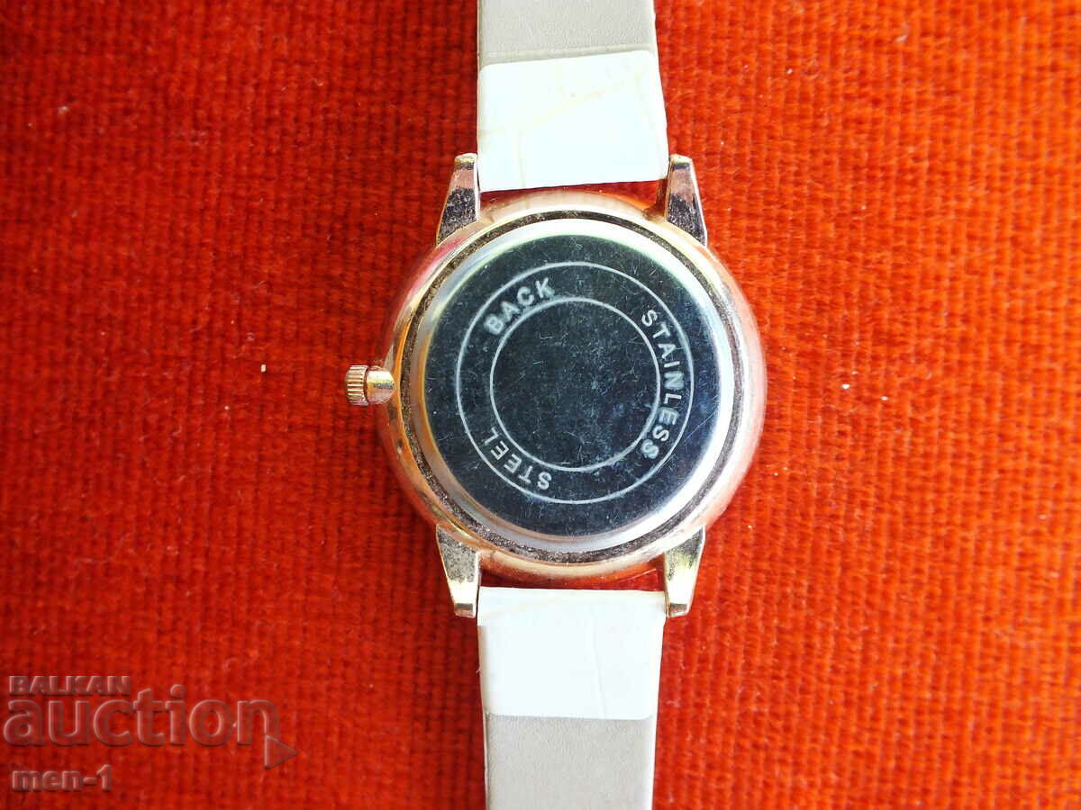 Women's watch - CHANEL with price 50.00 BGN | € 25.56 Women's watch - CHANEL with price 50.00 BGN | € 25.56