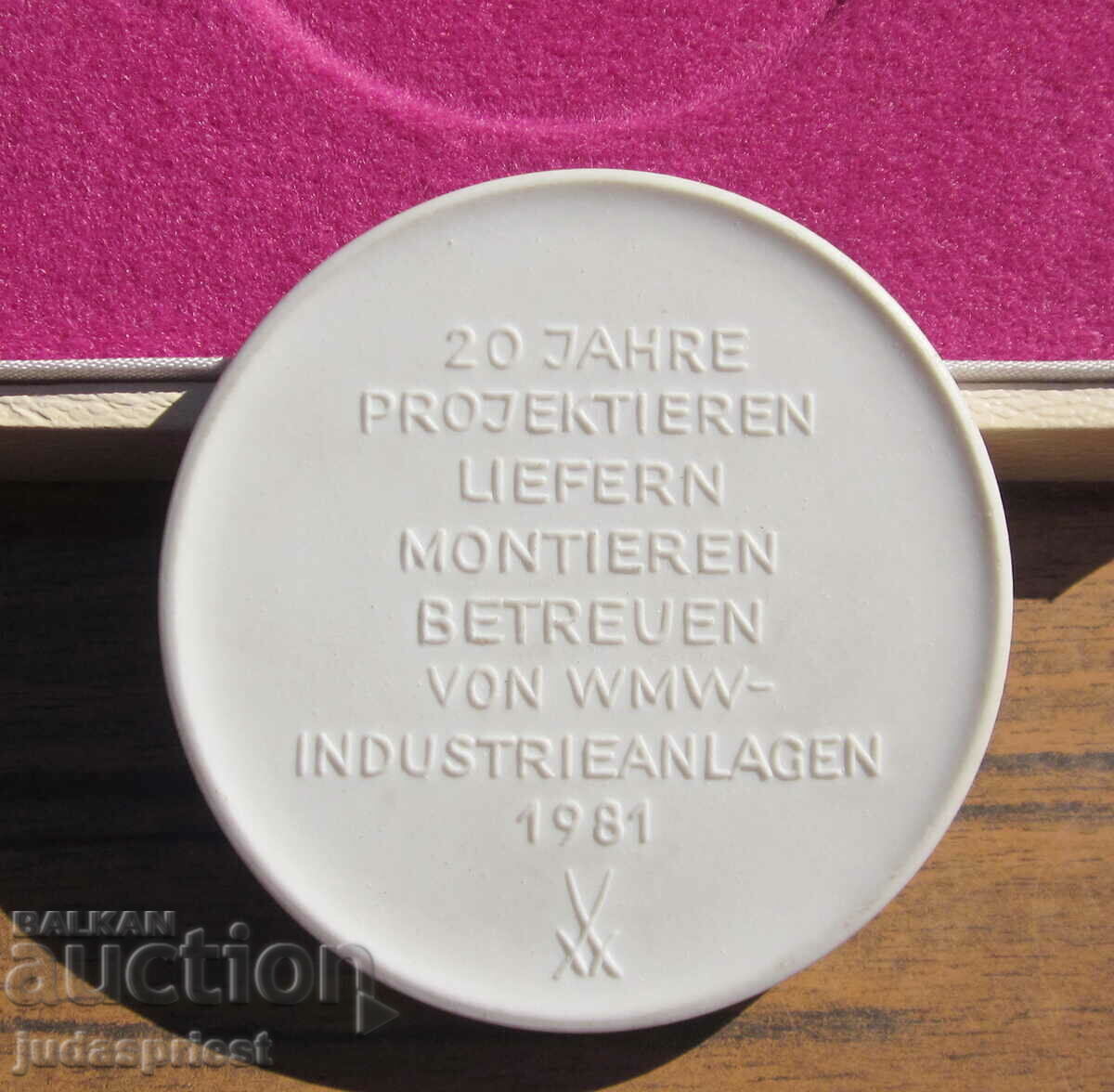 Auction  Medal Plaque Porcelain Meissen Meissen WMW Factory for Cutlery
