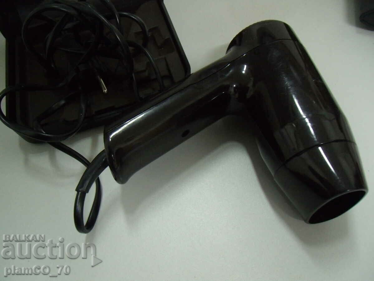 Delivery of No.*6423 old BRAUN hair dryer - with box - working Delivery of No.*6423 old BRAUN hair dryer - with box - working