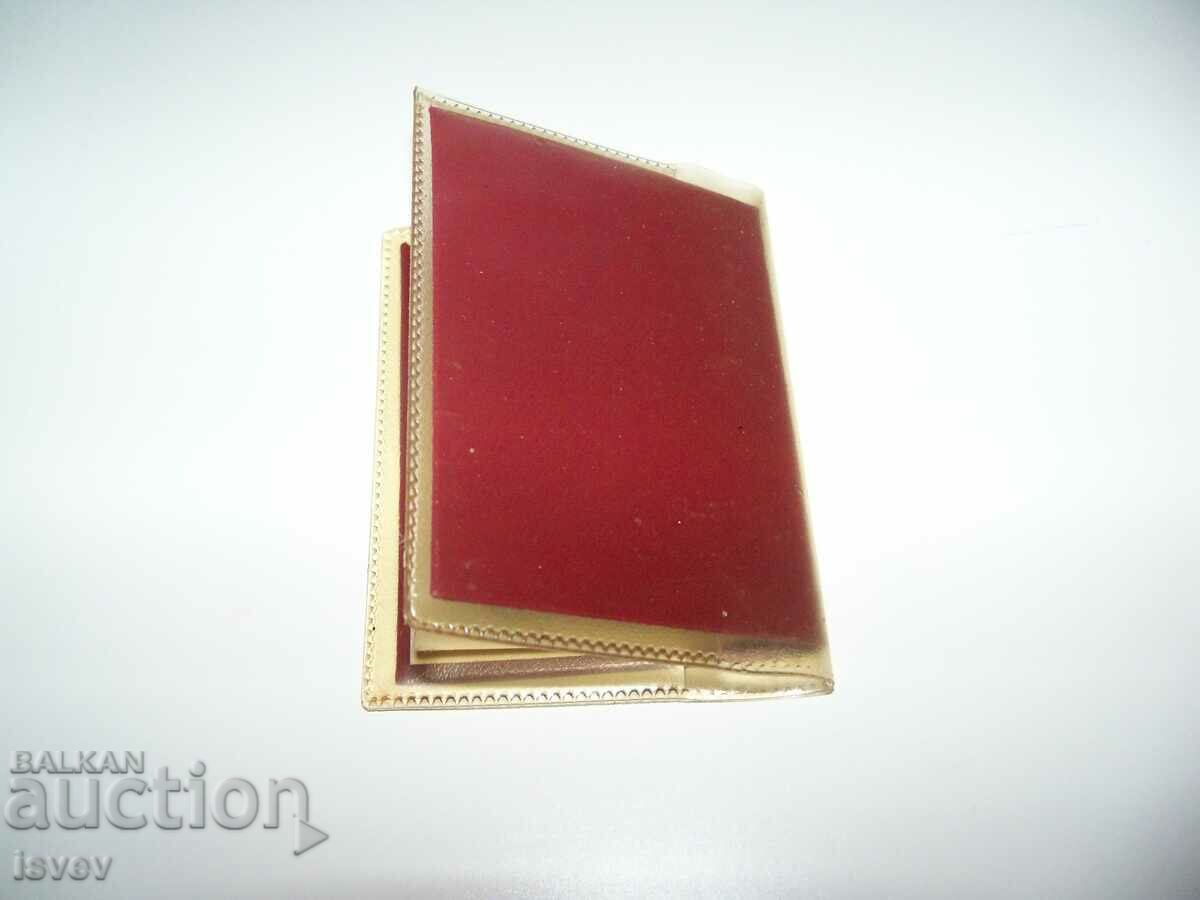 Delivery of Entertainer's license card from 1980. Delivery of Entertainer's license card from 1980.