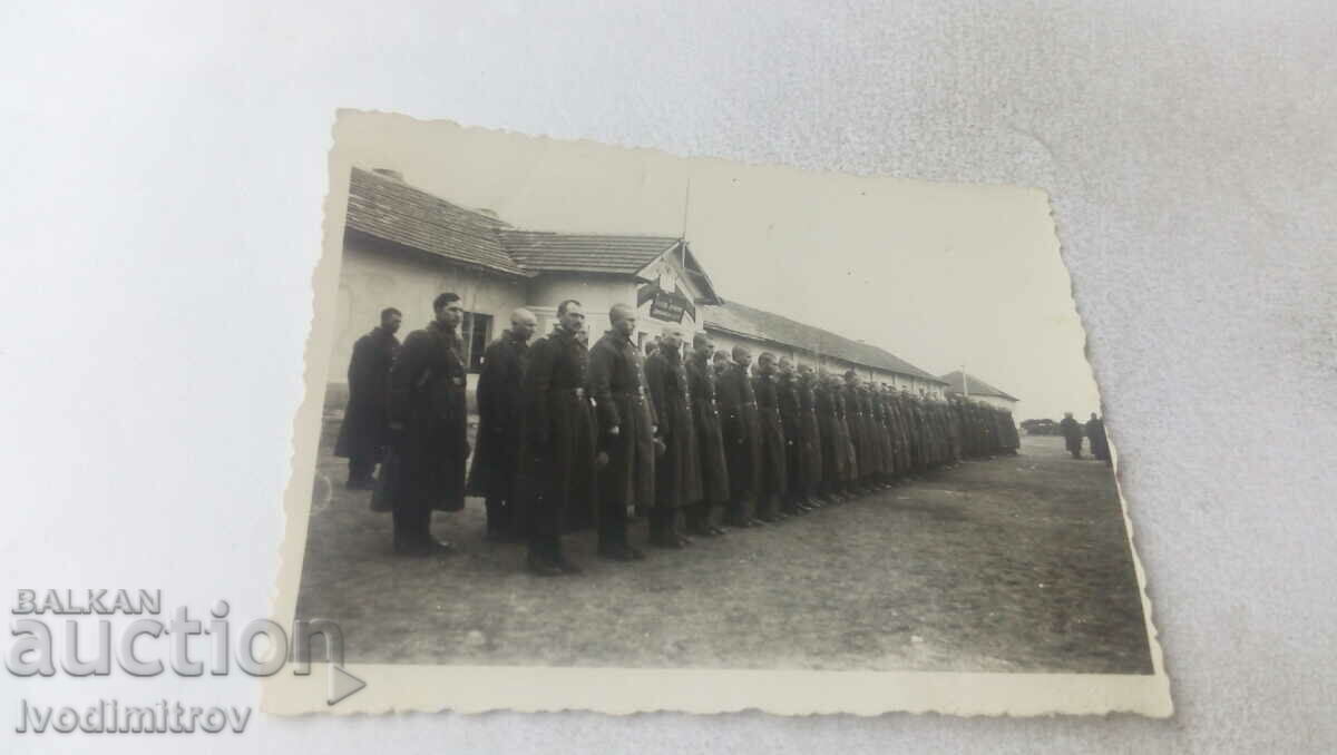 Picture Sergeants and soldiers in the barracks