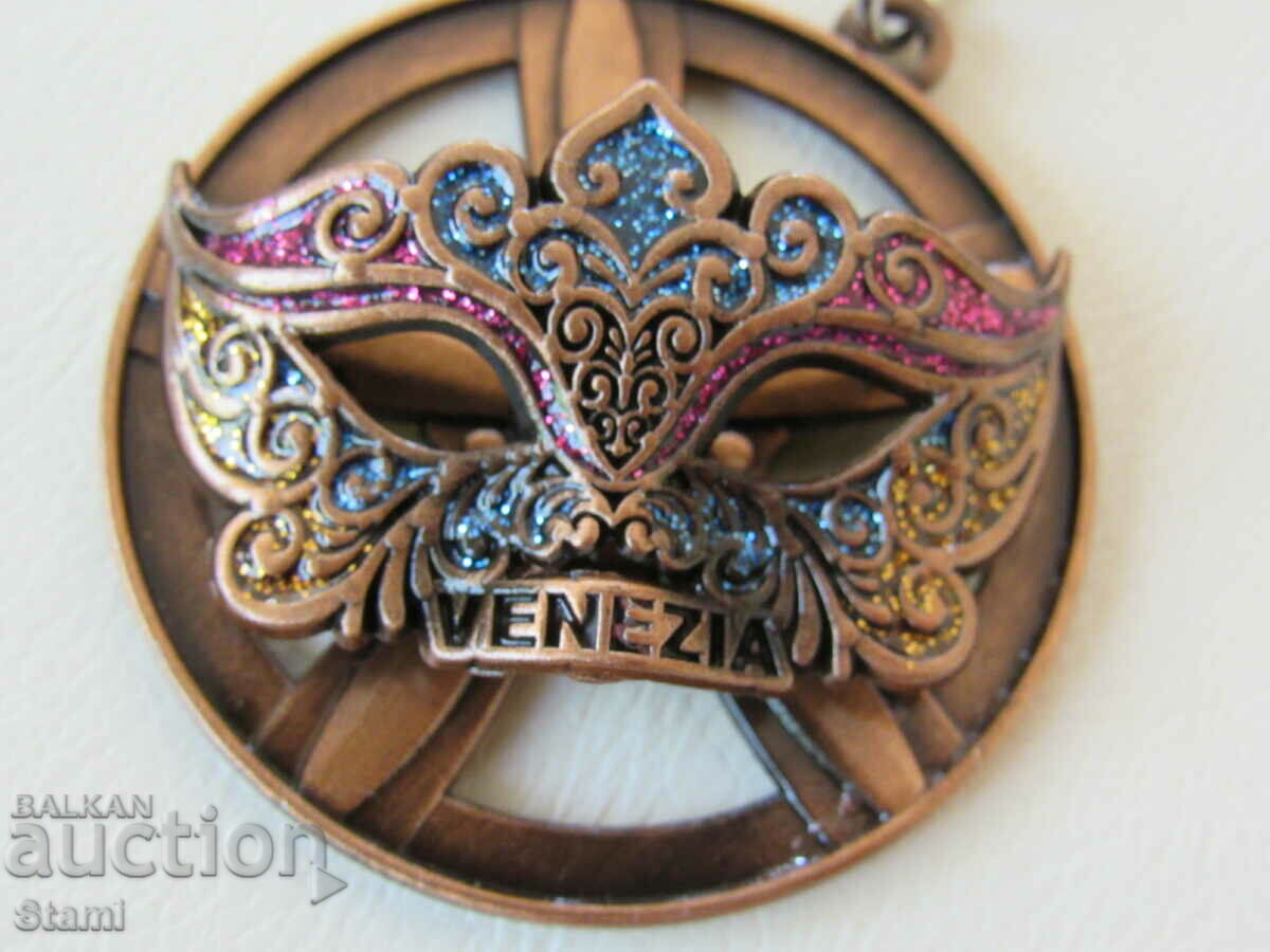 Delivery of Metal keychain from Venice-series-8