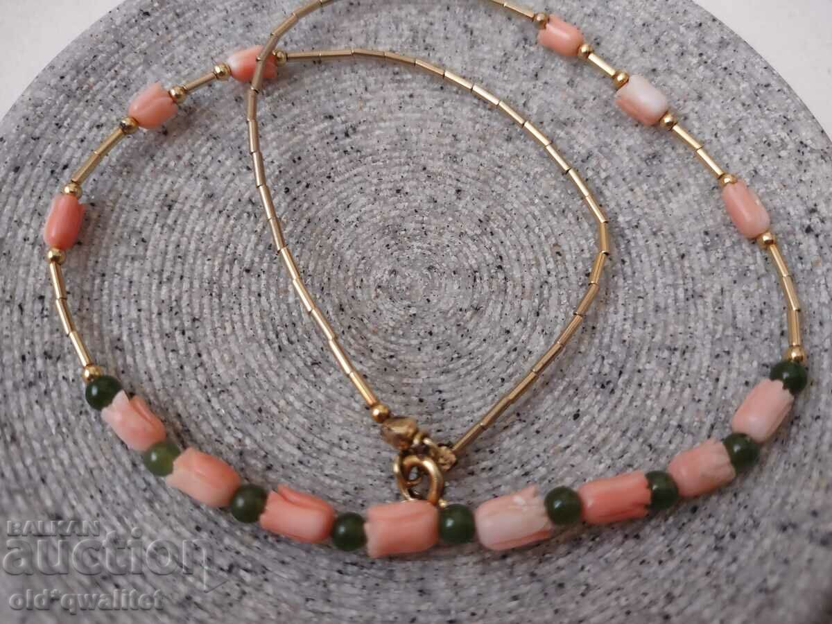 Auction Necklace with natural Coral and Jade Auction Necklace with natural Coral and Jade