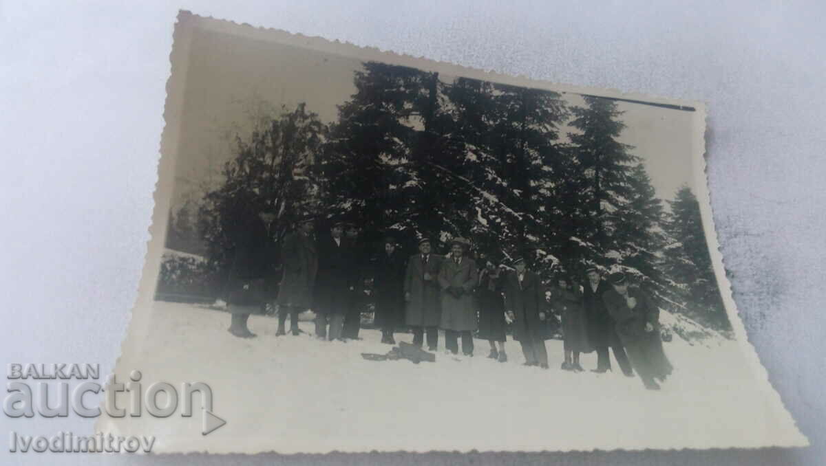 С-ка София Жени и мъже в Борисовата градина през зимата 1933
